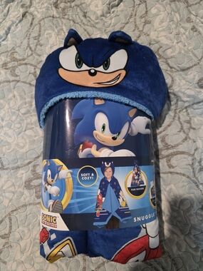 Sonic the Hedgehog Blue Hooded Snuggle Blanket 31x55 Inches NWT